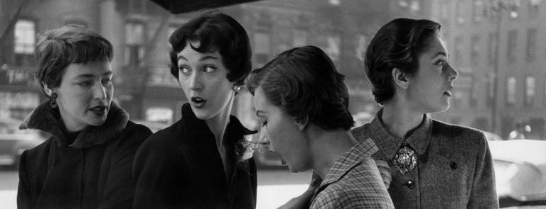 Gordon Parks, Modelle con taglio di capelli alla garçonne, New York, 1949 | Osservatorio Digitale